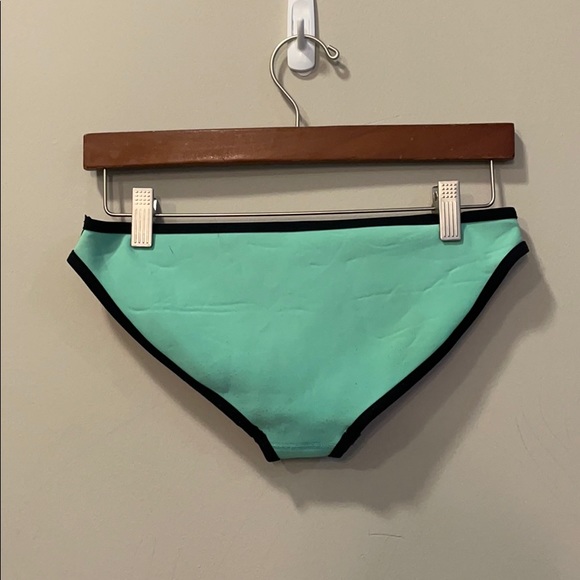 Triangl swimsuit size xs - Picture 5 of 8